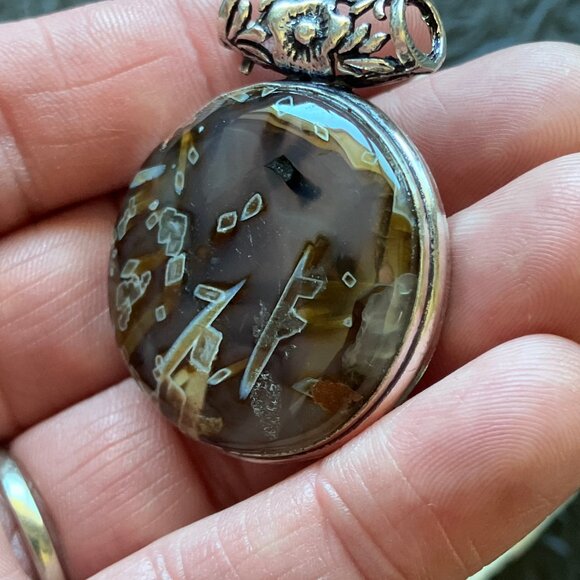 Round Stick Agate Letter F Scene Stone Crystal Jewelry Pendant - Picture 5 of 9